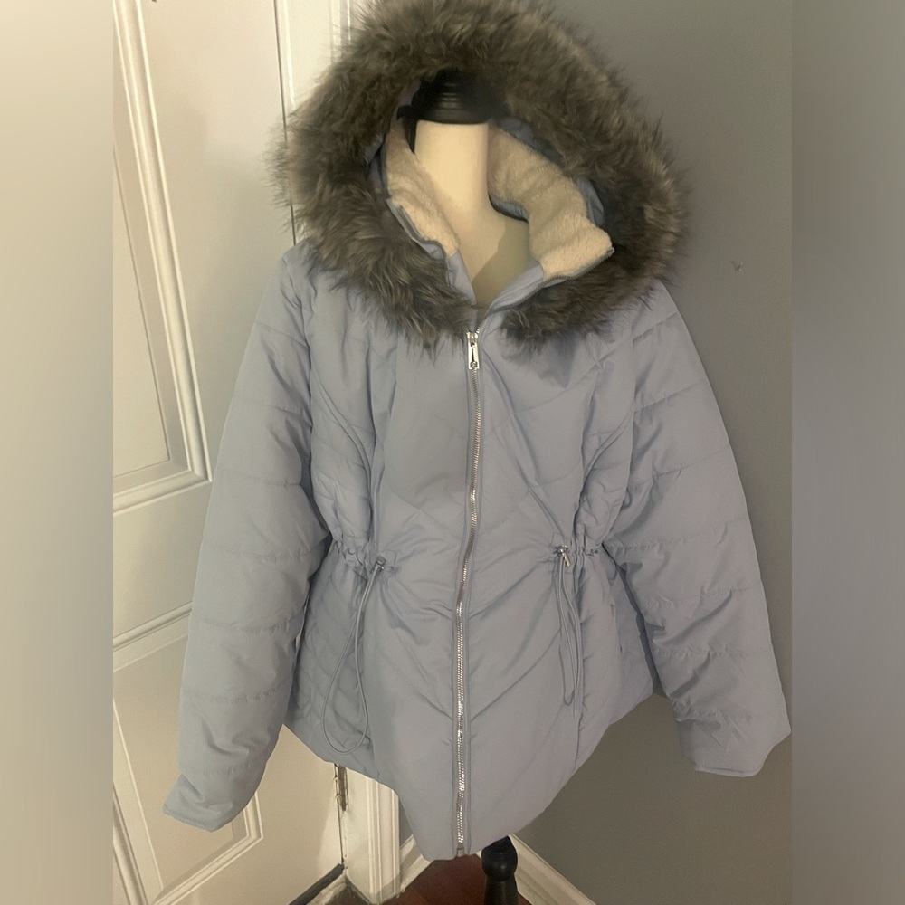 Coat puffy Eskimo style gently worn once size 2x says 3X adjustable waist